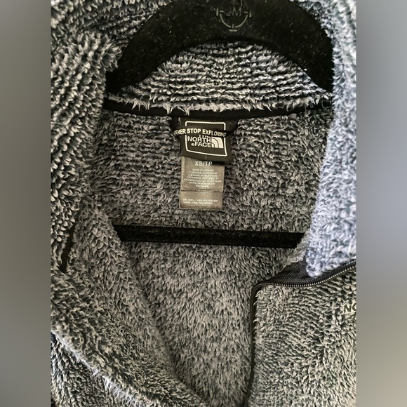 North face fleece jacket - Picture 3 of 3